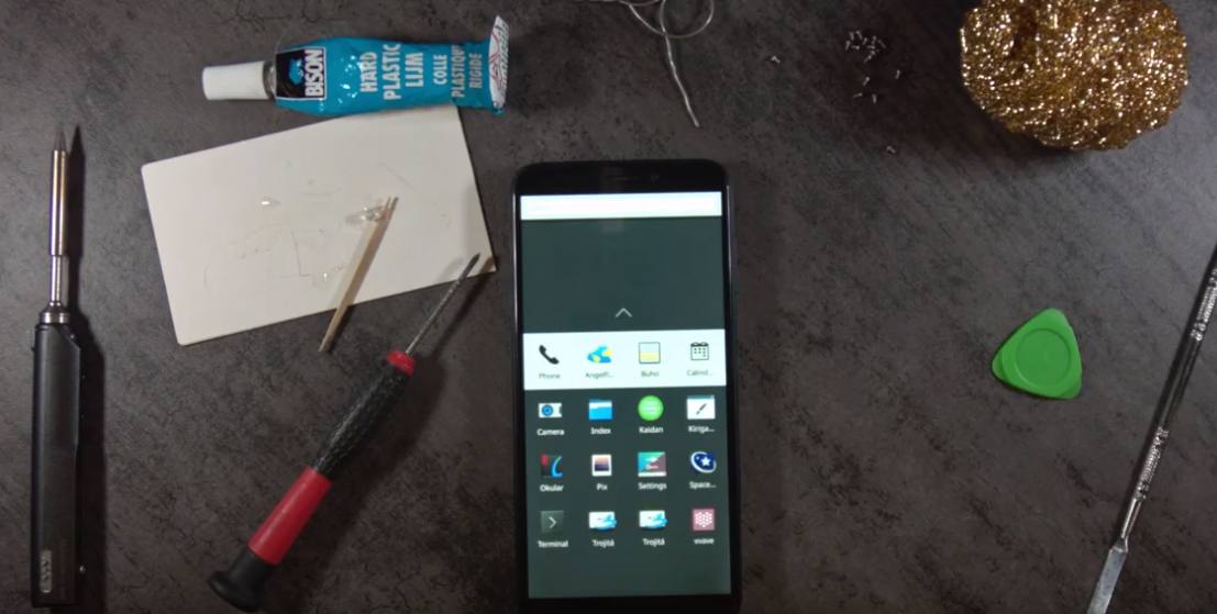 Video shows PinePhone prototype detailed assembly and boot to Plasma Mobile